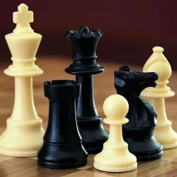 Chess Royale: Play and Learn Free Online